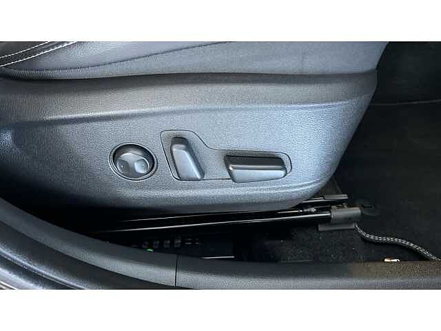 Hyundai KONA KONA 1.6 GDi Hybrid Premium SE 5dr DCT BLACK