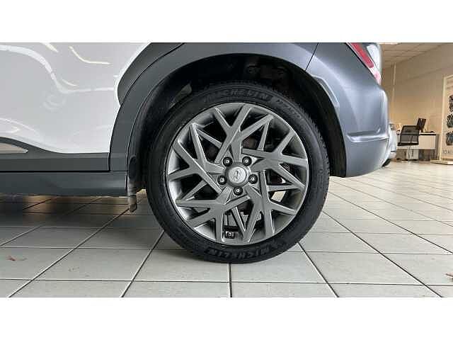 Hyundai KONA 1.6 GDi Hybrid Premium 5dr DCT White