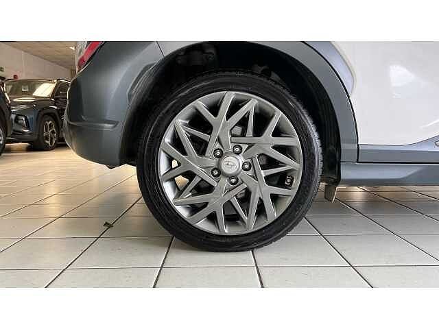 Hyundai KONA 1.6 GDi Hybrid Premium 5dr DCT White