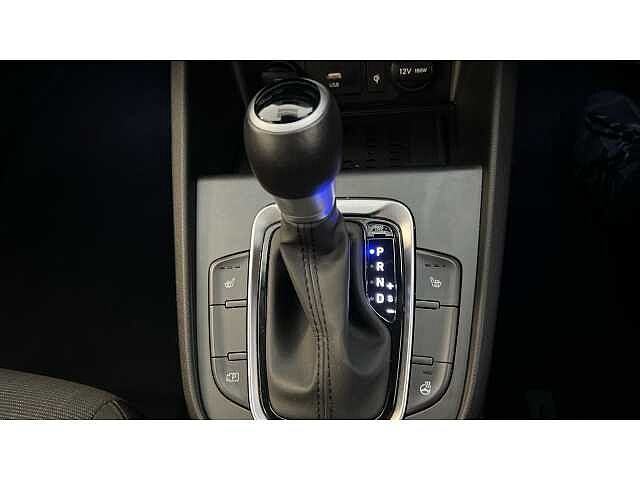 Hyundai KONA 1.6 GDi Hybrid Premium 5dr DCT White