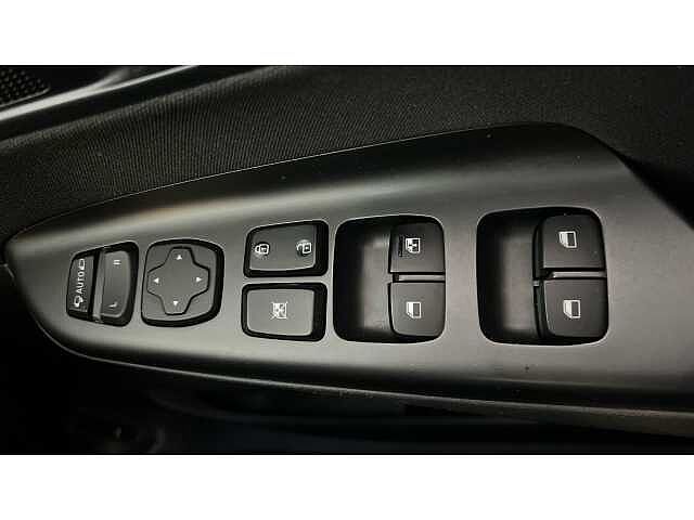 Hyundai KONA 1.6 GDi Hybrid Premium 5dr DCT White