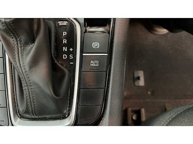 Hyundai Ioniq 1.6 GDi Hybrid SE Connect 5dr DCT