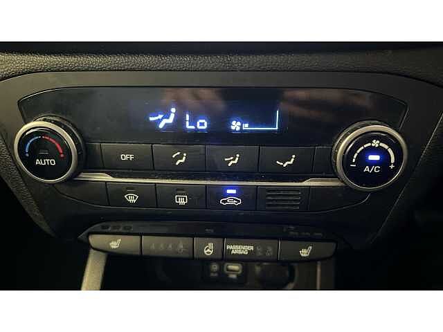 Hyundai I20 1.4 Premium SE Nav 5dr Auto BLUE