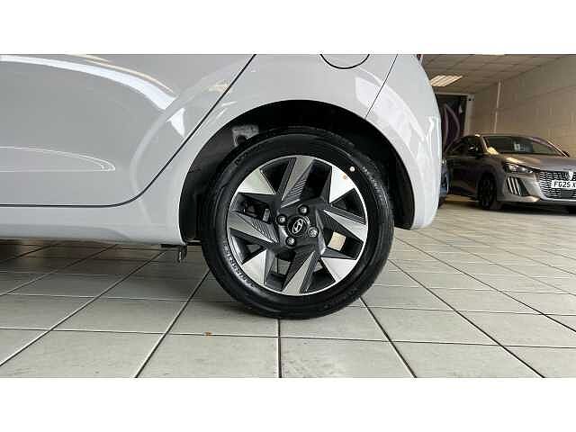 Hyundai i10 i10 5Dr HAT 1.0 MPi 63ps Advance NAV
