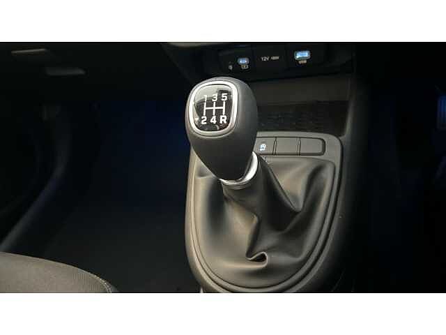 Hyundai i10 i10 5Dr HAT 1.0 MPi 63ps Advance NAV