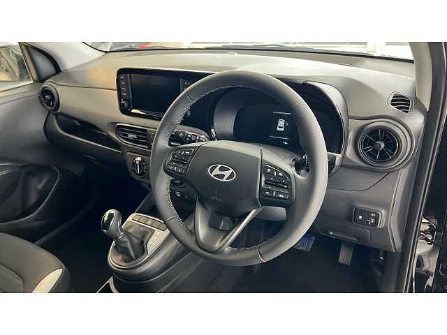 Hyundai i10 i10 5Dr HAT 1.0 MPi 63ps Advance NAV AU