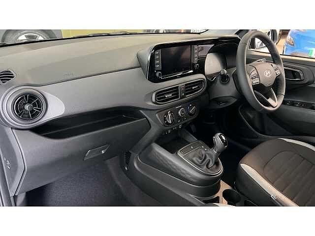 Hyundai i10 i10 5Dr HAT 1.0 MPi 63ps Advance NAV AU