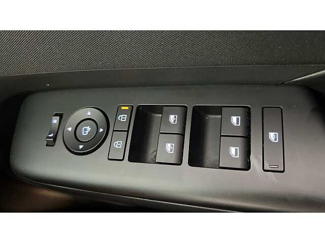 Hyundai KONA 1.6T 138 Advance 5dr Black