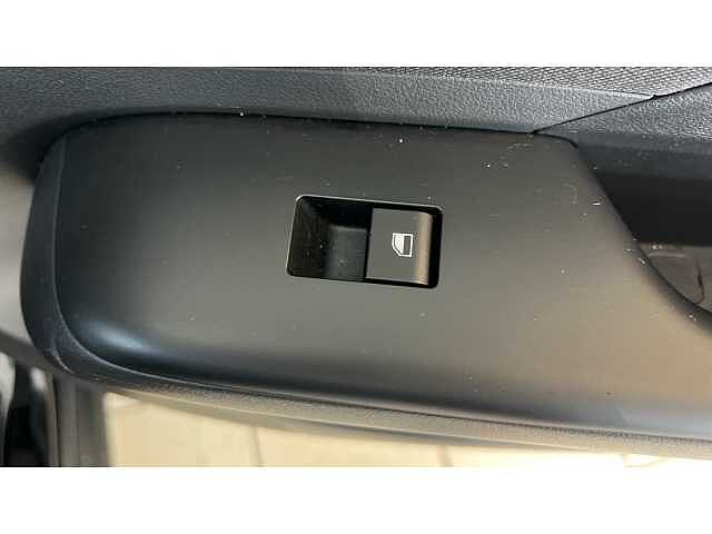 Hyundai KONA 1.6T 138 Advance 5dr Black