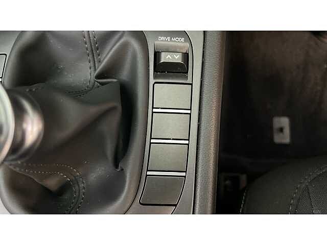 Hyundai KONA 1.6T 138 Advance 5dr Black