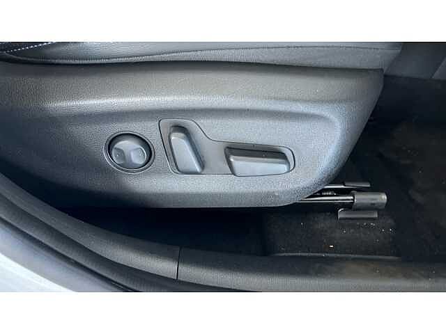 Hyundai KONA 150kW Ultimate 64kWh 5dr Auto White