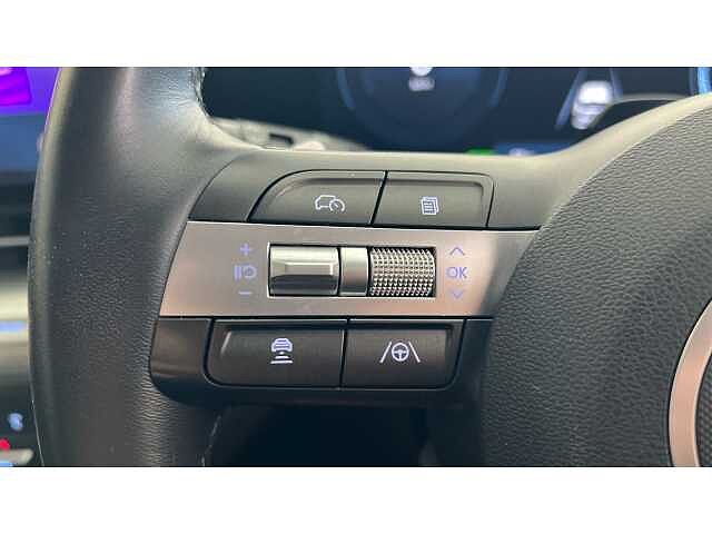 Hyundai KONA 115kW Advance 48kWh 5dr Auto White