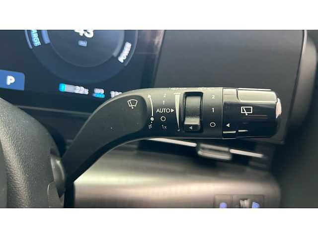 Hyundai KONA 115kW Advance 48kWh 5dr Auto White