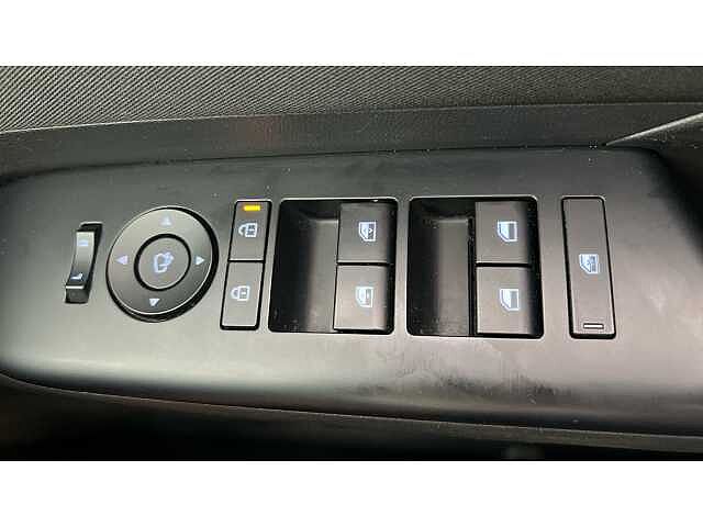 Hyundai KONA 115kW Advance 48kWh 5dr Auto White