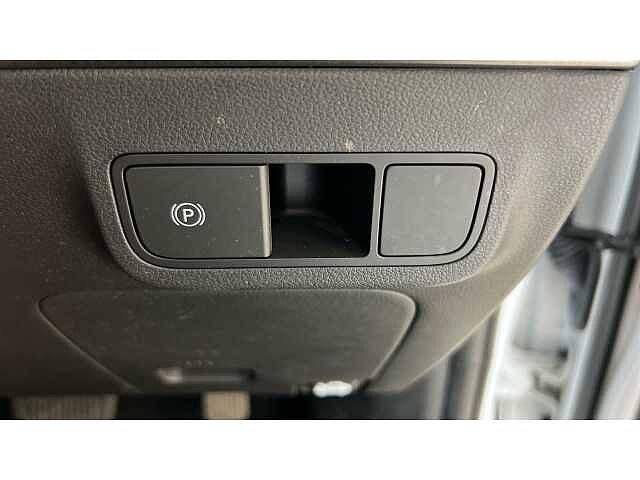 Hyundai KONA 115kW Advance 48kWh 5dr Auto White