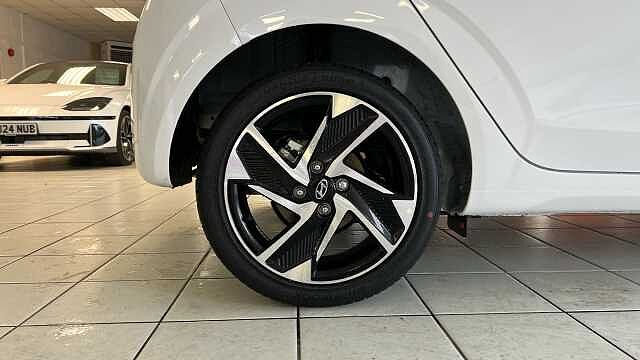 Hyundai i10 1.2 [79] Premium 5dr Auto [Nav]