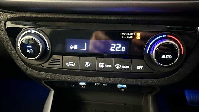 Hyundai i10 1.2 [79] Premium 5dr Auto [Nav]