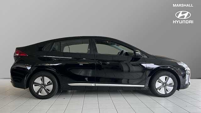 Hyundai IONIQ 1.6 GDi Hybrid SE Connect 5dr DCT BLACK