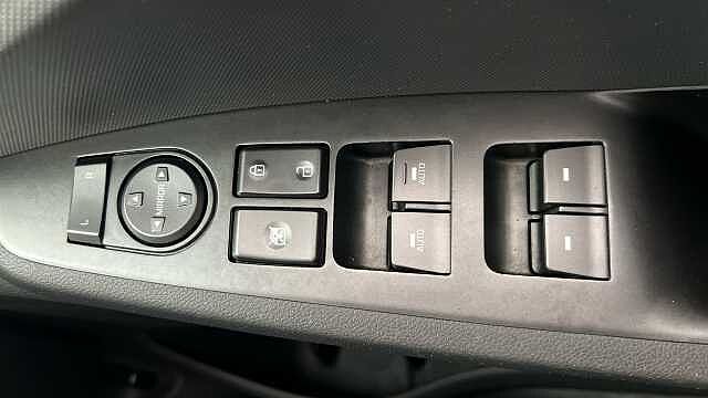 Hyundai IONIQ 1.6 GDi Hybrid SE Connect 5dr DCT BLACK