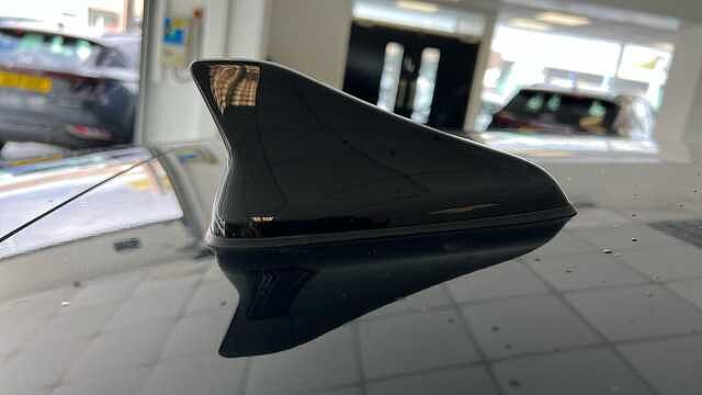 Hyundai IONIQ 1.6 GDi Hybrid SE Connect 5dr DCT BLACK
