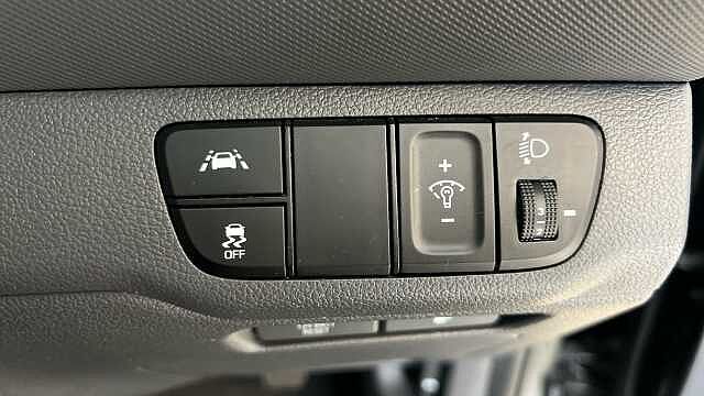 Hyundai IONIQ 1.6 GDi Hybrid SE Connect 5dr DCT BLACK