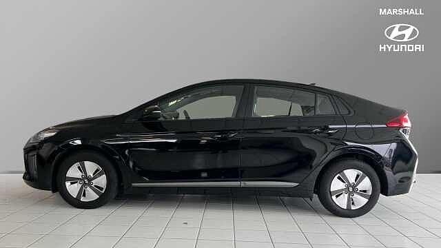 Hyundai IONIQ 1.6 GDi Hybrid SE Connect 5dr DCT BLACK
