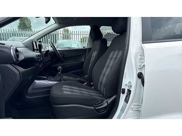 Hyundai I10 I10 1.0 [58] Premium 5dr Auto [Nav] White