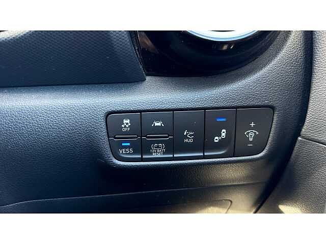 Hyundai KONA KONA 1.6 GDi Hybrid Premium SE 5dr DCT Red