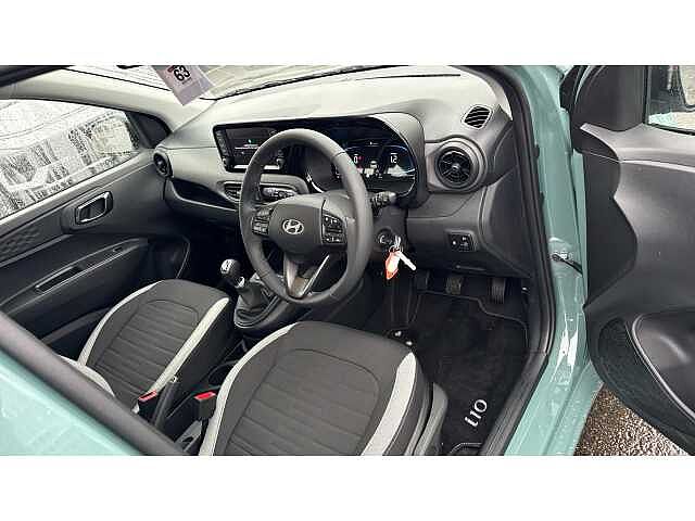 Hyundai I10 i10 5Dr HAT 1.0 MPi 63ps Advance NAV Mangrove Green
