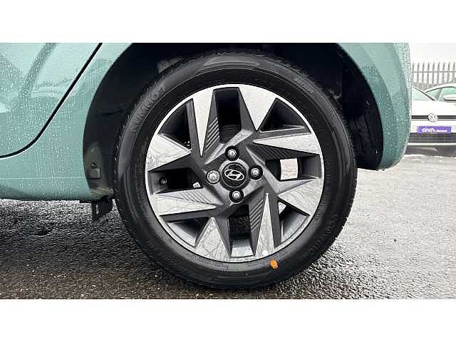 Hyundai I10 i10 5Dr HAT 1.0 MPi 63ps Advance NAV Mangrove Green