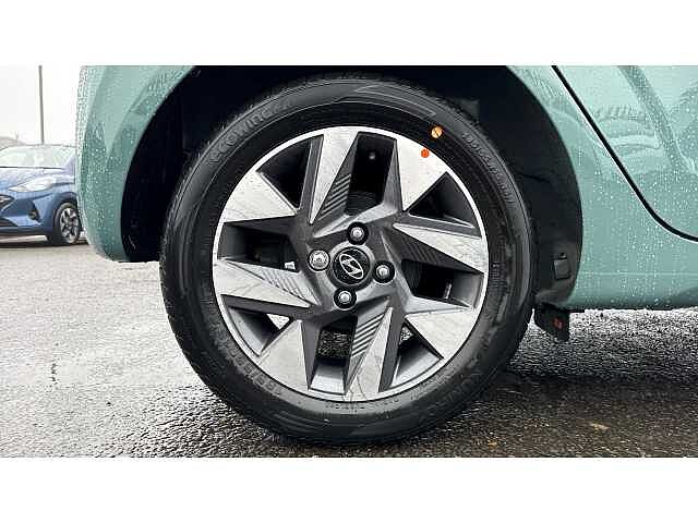 Hyundai I10 i10 5Dr HAT 1.0 MPi 63ps Advance NAV Mangrove Green
