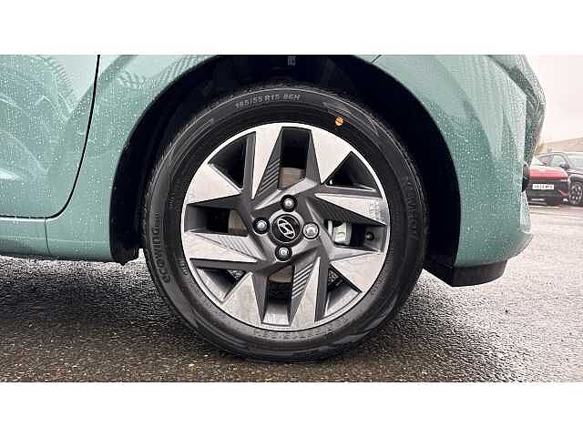 Hyundai I10 i10 5Dr HAT 1.0 MPi 63ps Advance NAV Mangrove Green
