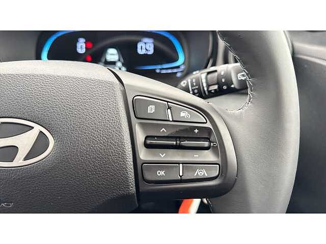 Hyundai I10 i10 5Dr HAT 1.0 MPi 63ps Advance NAV Mangrove Green