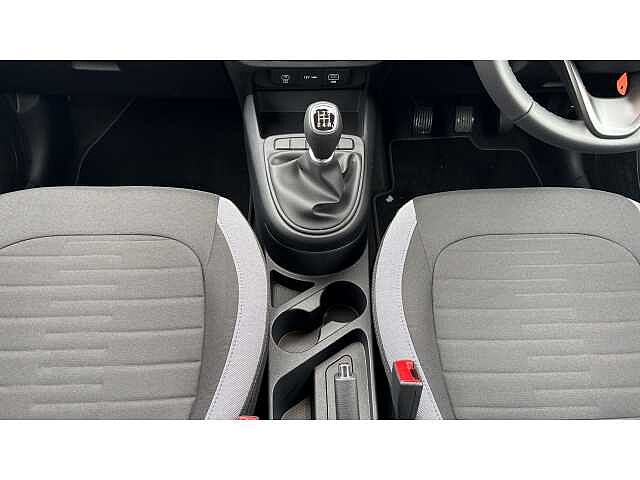 Hyundai I10 i10 5Dr HAT 1.0 MPi 63ps Advance NAV Mangrove Green