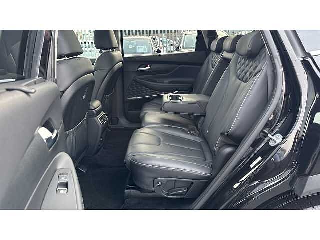Hyundai SANTA FE SANTA FE 1.6 TGDi Plug-in Hybrid Ultimate 5dr 4WD Auto Black