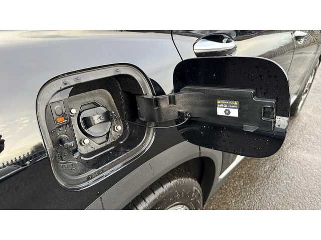 Hyundai SANTA FE SANTA FE 1.6 TGDi Plug-in Hybrid Ultimate 5dr 4WD Auto Black