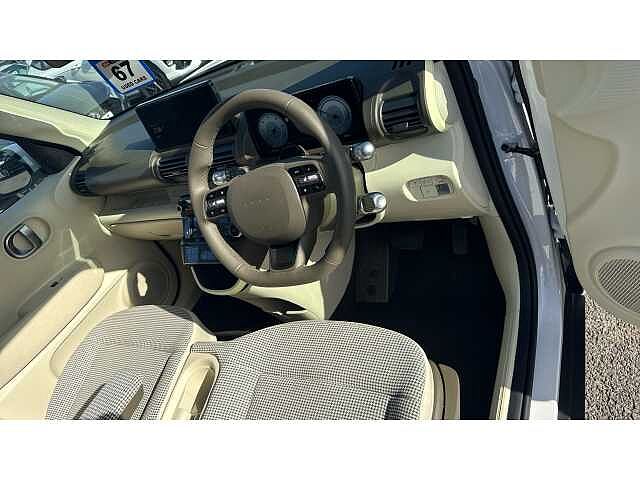 Hyundai INSTER INSTER 85kW 02 49kWh 5dr Auto Atlas White