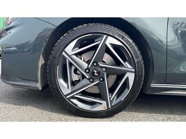 Hyundai I30 I30 1.5T GDi 48v Hybrid N Line S 5dr DCT Cypress Green