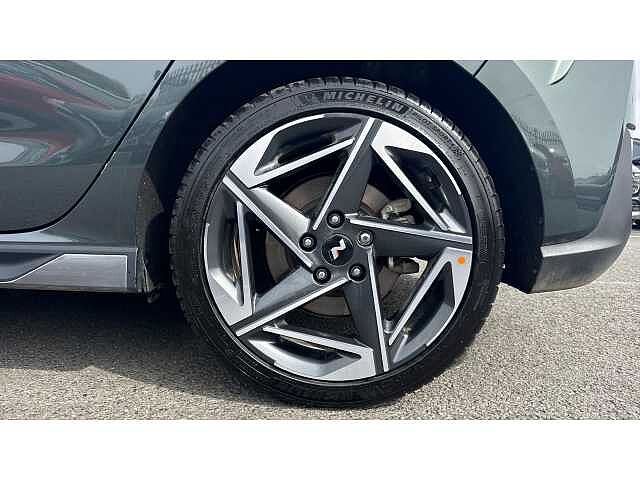 Hyundai I30 I30 1.5T GDi 48v Hybrid N Line S 5dr DCT Cypress Green