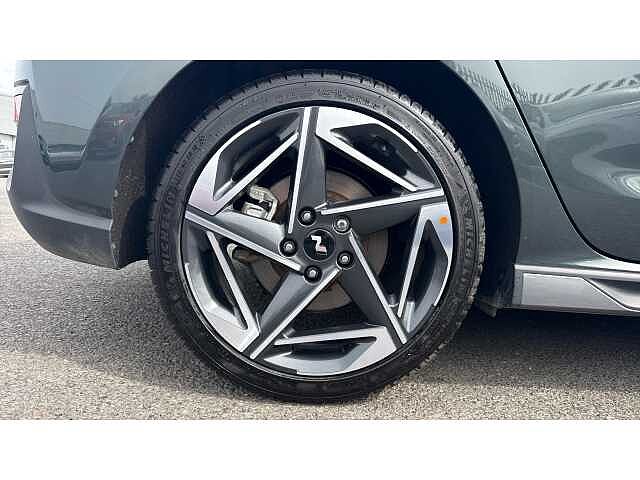 Hyundai I30 I30 1.5T GDi 48v Hybrid N Line S 5dr DCT Cypress Green