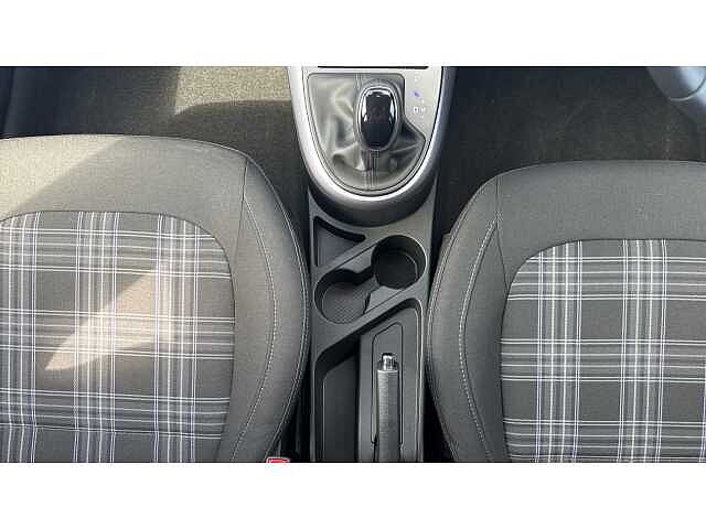 Hyundai i10 i10 5Dr HAT 1.2 MPi 79ps Premium NAV AU