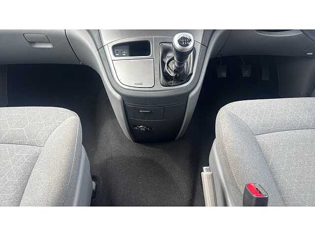 Hyundai i800 I800 2.5 CRDi SE 5dr