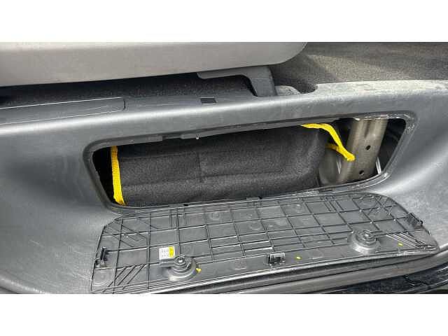 Hyundai i800 I800 2.5 CRDi SE 5dr