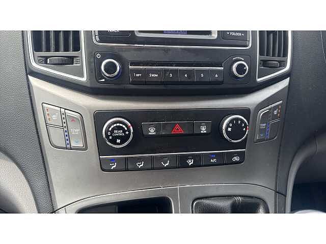 Hyundai i800 I800 2.5 CRDi SE 5dr
