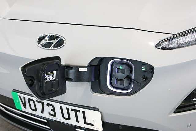 Hyundai KONA Electric SUV E (204ps) Premium 64kWh 7kW OBC Grey