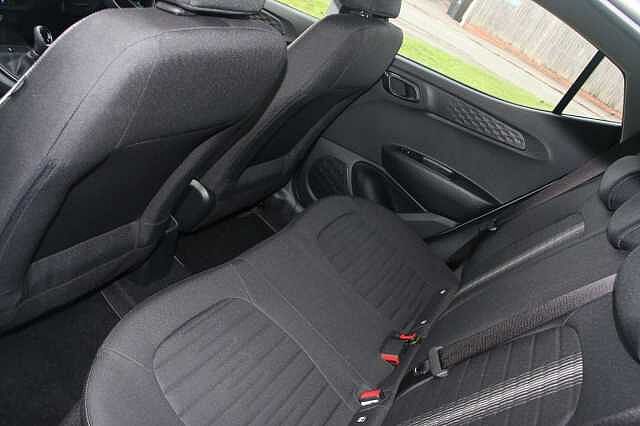 Hyundai i10 1.2 Advance 5dr Auto