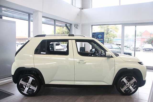 Hyundai INSTER 49kWh Auto 02 Long Range Yellow