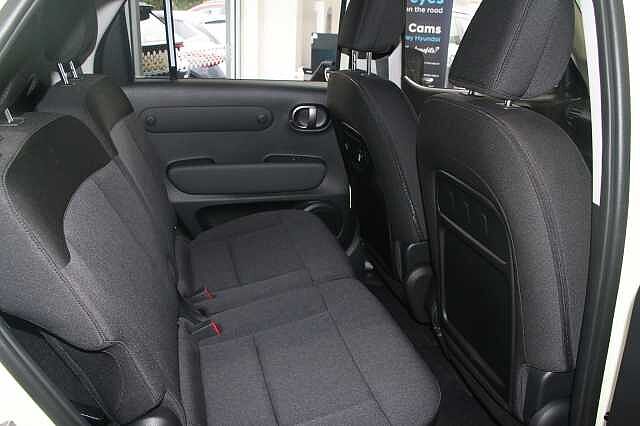 Hyundai INSTER 49kWh Auto 02 Long Range Yellow