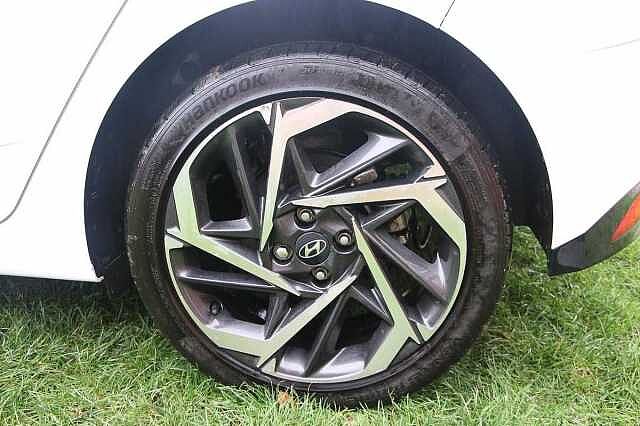 Hyundai I20 1.0T GDi 48V MHD Premium 5dr DCT White