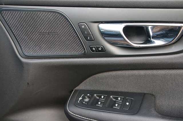 Volvo S60 2.0 T5 R DESIGN Edition 4dr Auto